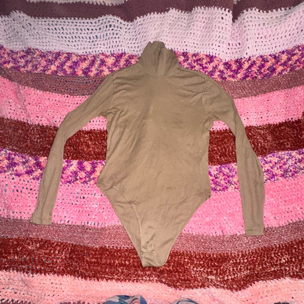 H&M Beige Turtleneck bodysuit